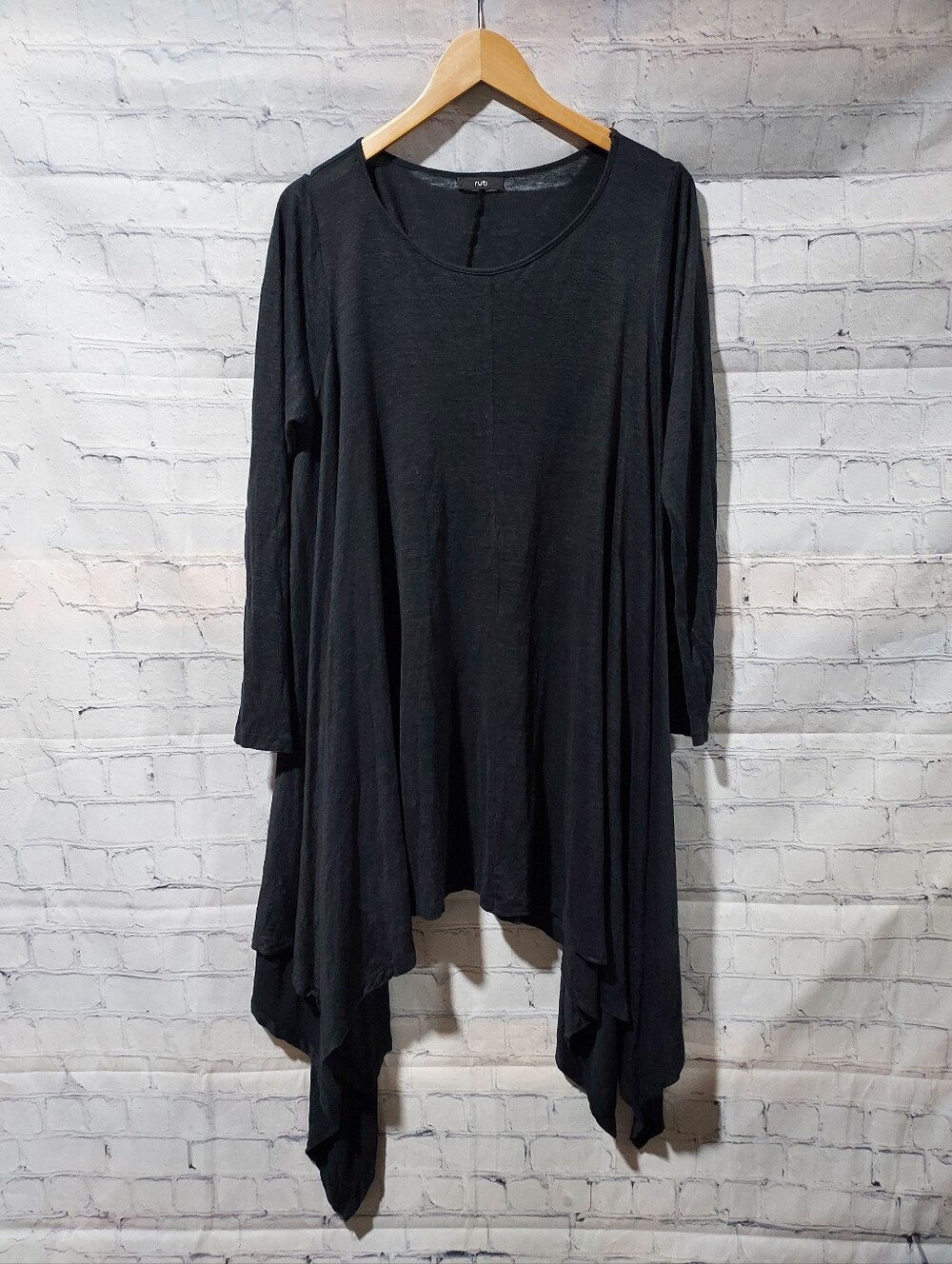 Ruti Size 2 (Small/ Medium) Hemp Black Flowy Tunic Top Lagenlook Boho Minimal